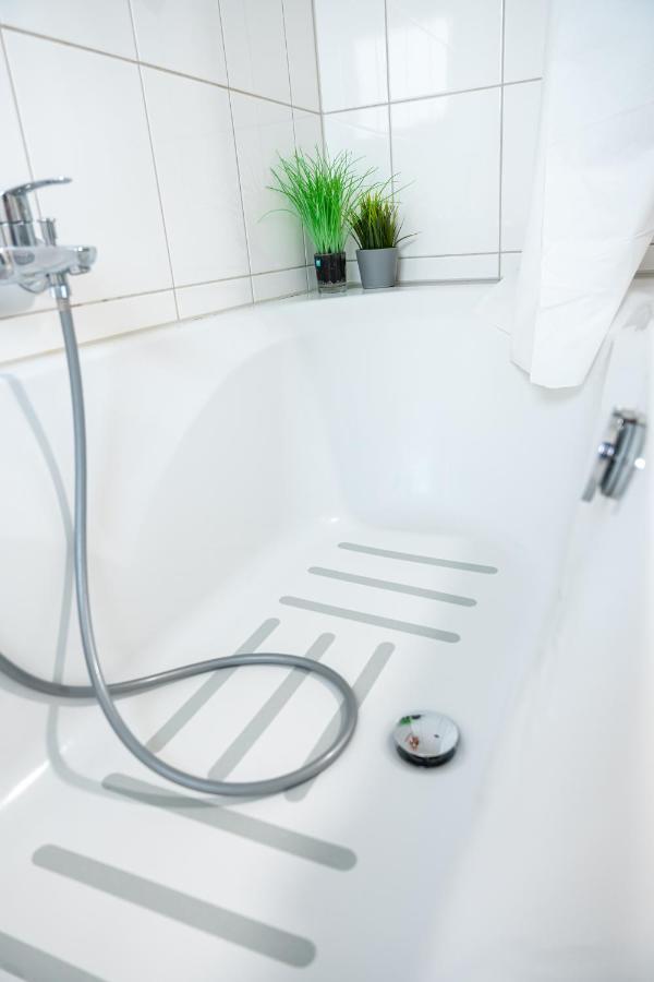 #1 Modernes Zimmer Mit Pool Und Garten Меммінген Екстер'єр фото